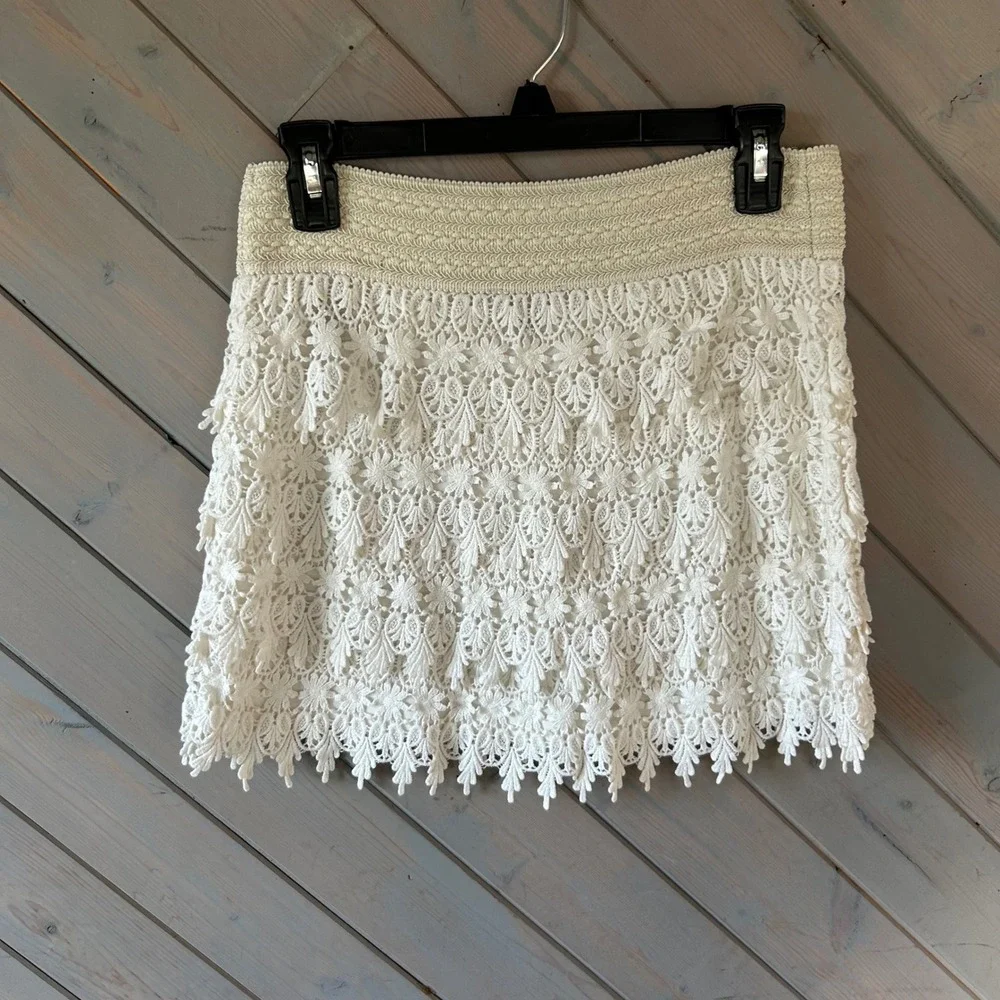 Express Womens White Crochet Lace Mini‎ Skirt Tiered Floral Eyelet Boho Size XS